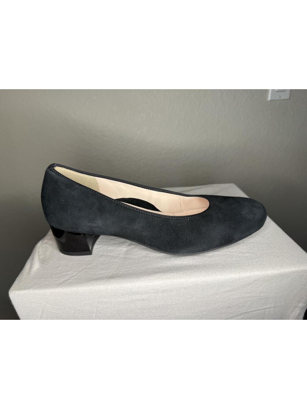 Ara Nlack Suede Pump size 6.5